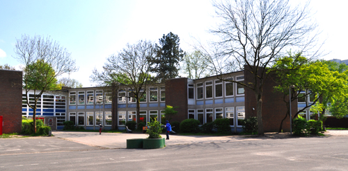 Schule an der Paul-Singer-Straße